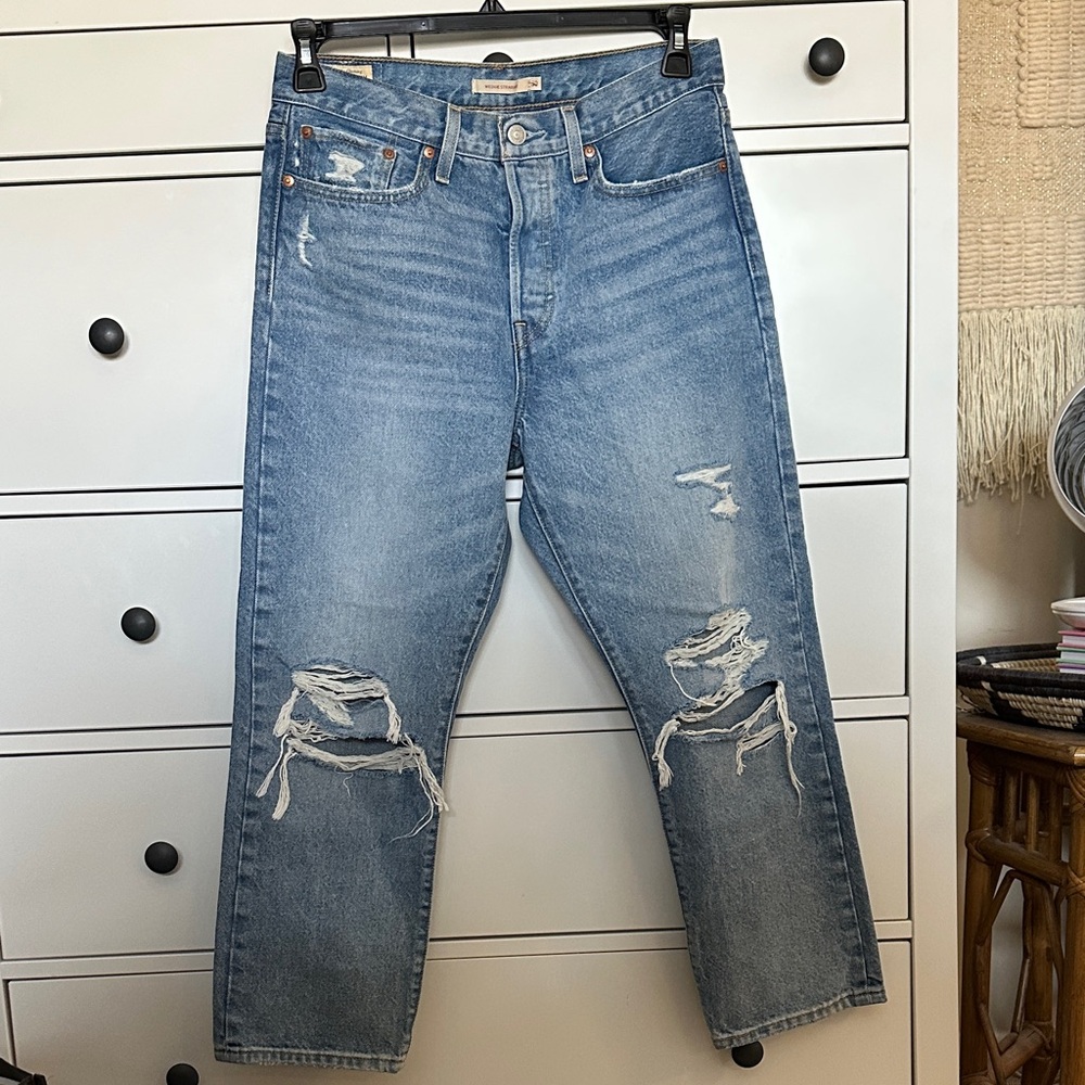 Women’s Levi wedgie straight size 30